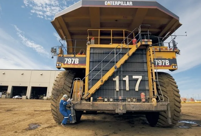Cat797 - The Largest Trucks