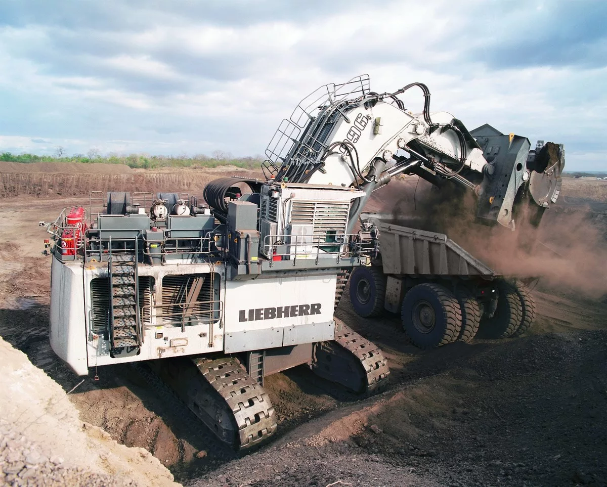 The biggest excavator in the world - Liebherr R 996 B